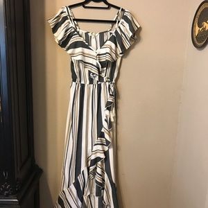 Off the shoulder Maxi Dress